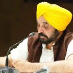 CM Bhagwant Mann से मिलने पहुंचे असिस्टेंट प्रोफेसर और लाइब्रेरियन, पूरी बात जानिए